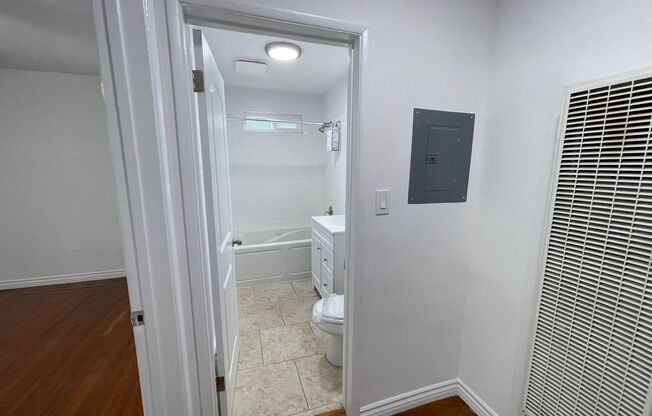2 beds, 1 bath, 793 sqft, $2,175, Unit 078#B2