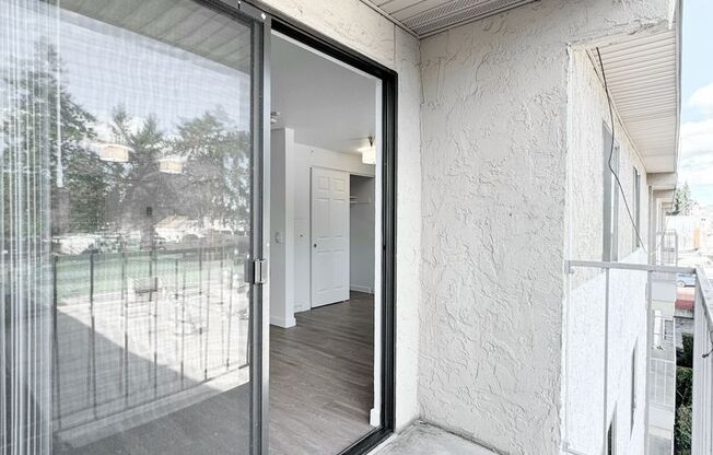 Studio, 1 bath, 480 sqft, $1,395, Unit 422