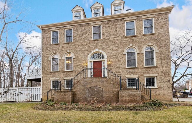 3 Bedroom 3.5 Bathroom Townhouse// Vienna// Parking for 4 cars + Finished Basement