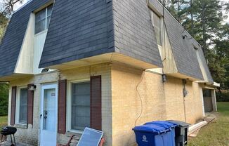 6101 Yarbrough