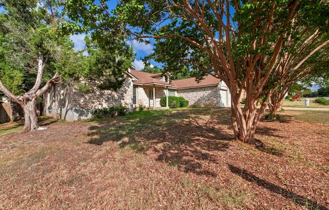 Simply Great 4 Bedroom, 2 Bath Home in Spicewood Springs!