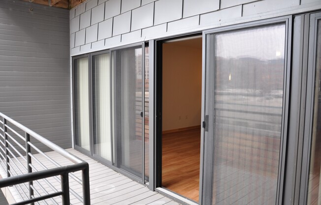 1 bed, 1.5 baths, 1,050 sqft, $1,975, Unit 307