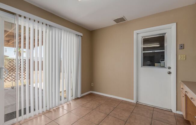 CHARMING 3 BEDROOM HOME IN PHOENIX!