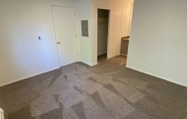 4 beds, 2 baths, 1,302 sqft, $2,350, Unit A-002