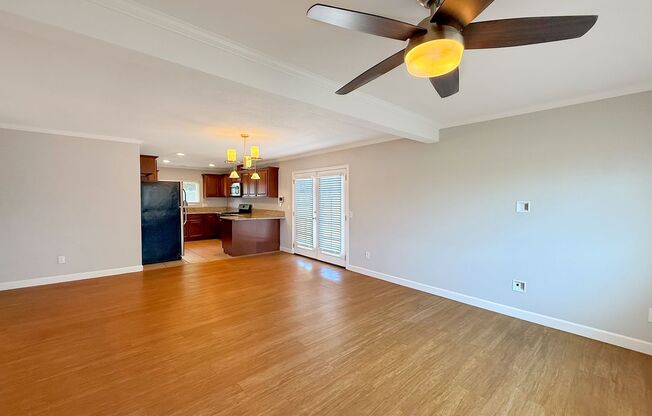 Great 3B/2BA Home in Spring Valley!