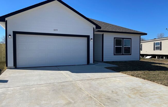 1059 County Rd 5736 **$750 OFF THE FIRST MONTH'S RENT MOVE-IN SPECIAL!**