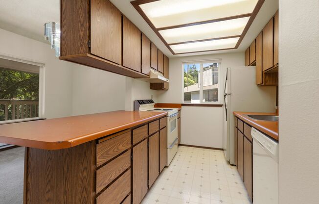 1 bed, 1 bath, 700 sqft, $1,645, Unit 35
