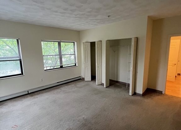 2 beds, 1 bath, 1,137 sqft, $3,300, Unit 301