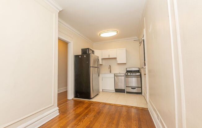 1 bed, 1 bath, 595 sqft, $1,395, Unit 1010-2N