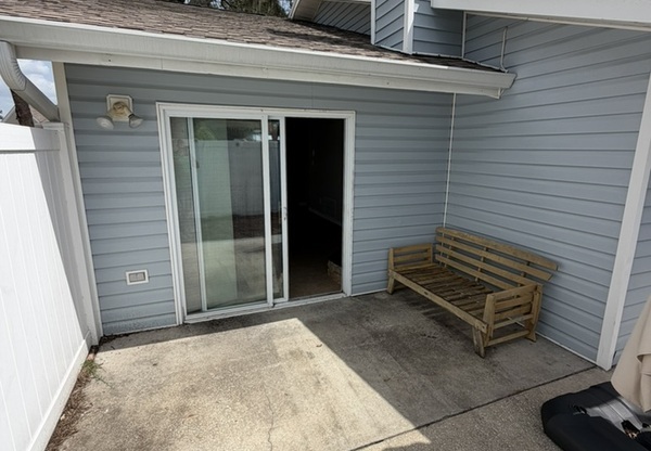 111 HIDDEN ARBOR CT