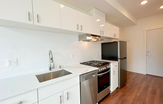 Studio, 1 bath, 240 sqft, $1,475, Unit 504