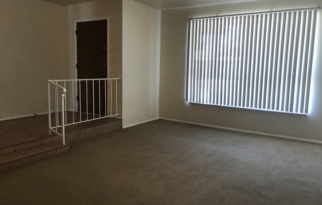 Tempe 3 Bed, 2 Bath - Pool and Single Story