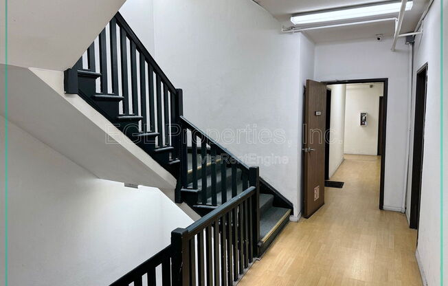 Studio, 1 bath, 350 sqft, $1,189, Unit 214