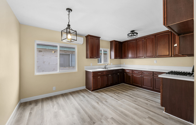 4317 W 120 ST