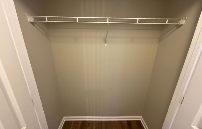 1 bed, 1 bath, 871 sqft, $1,175, Unit 2768-4