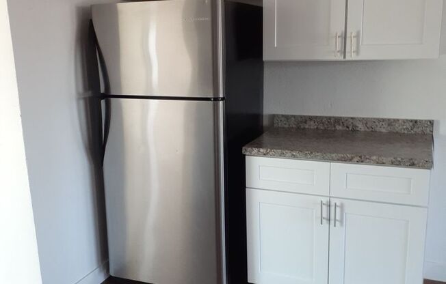 Spacious 4 Bed/2 Bath With Den  Updated Dec 2023.