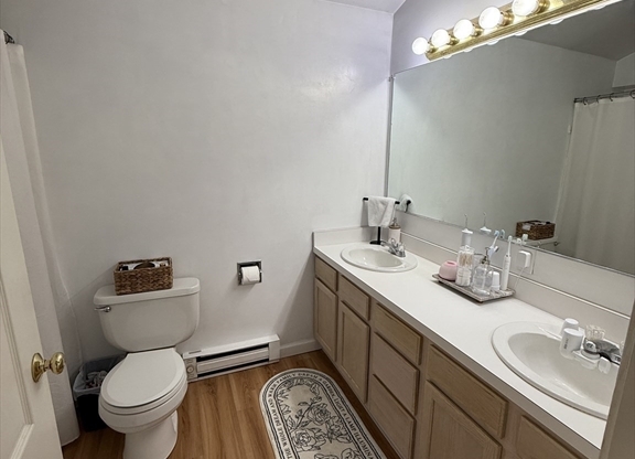 2 beds, 1.5 baths, 1,054 sqft, $2,800, Unit 310