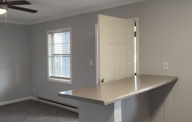 1 bed, 1 bath, 775 sqft, $970, Unit 107 - J