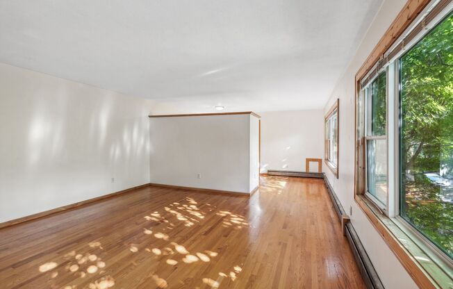 1 bed, 2 baths, 800 sqft, $1,425, Unit 12