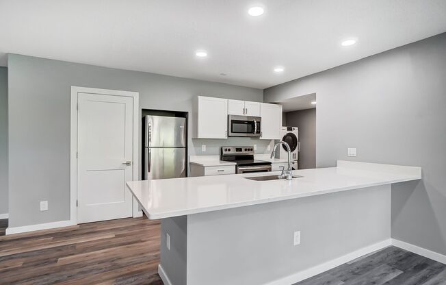 2 beds, 2 baths, 1,279 sqft, $1,975, Unit 601