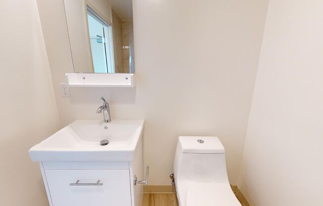 Studio, 1 bath, 370 sqft, $2,195, Unit 345 6th St, Unit 903