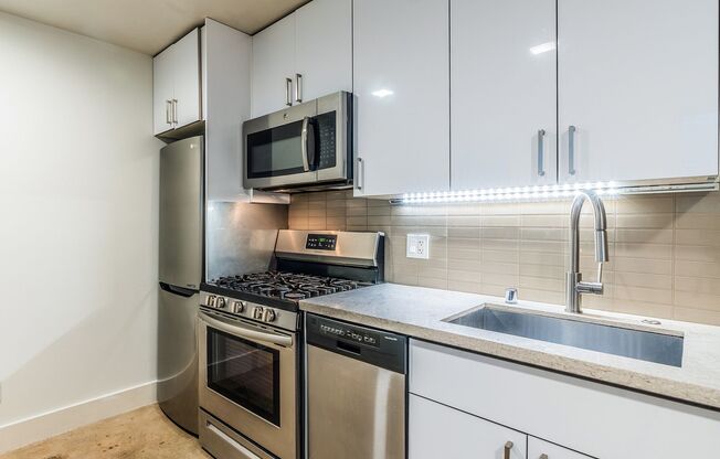 Studio, 1 bath, 287 sqft, $1,235, Unit 120