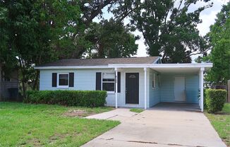 Move in ready 2/1 house for rent in West Tampa!