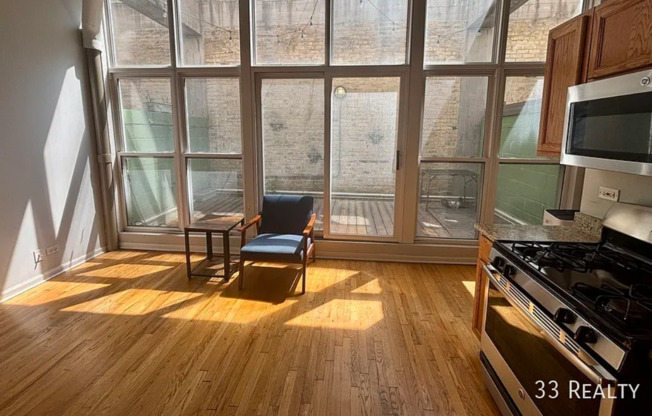 1 bed, 1 bath, 650 sqft, $1,945, Unit 121