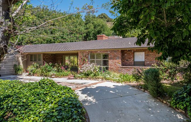 Classic Mid-Century home moments from Fryman Canyon