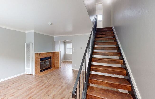 2 beds, 1 bath, 715 sqft, $2,450, Unit 625-6