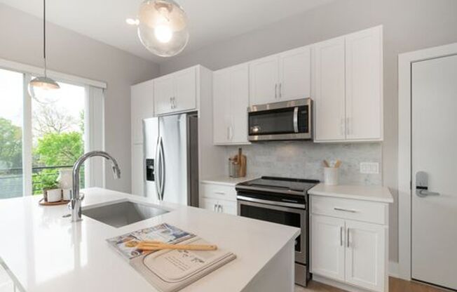 1 bed, 1 bath, $1,450, Unit 206