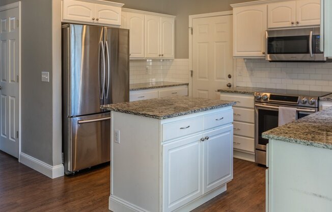 Desirable Applewood Park 4 Bedroom 2.5 Bathroom Home Available April 23!!!