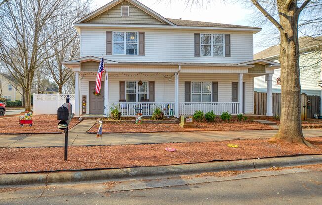 Charming Townhome in Great Huntersville Location!