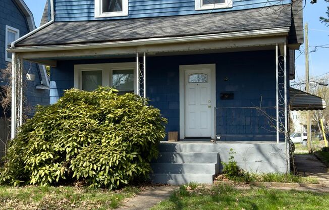 Charming 3 Bedroom/ 1 Bathroom Home in Dundalk, MD!