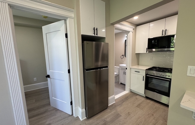 1 bed, 1 bath, 400 sqft, $3,400, Unit 48