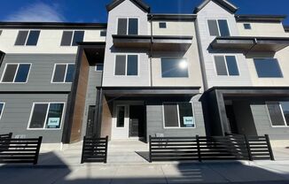 Beautiful New 4-Bedroom, 3-Bathroom Townhouse