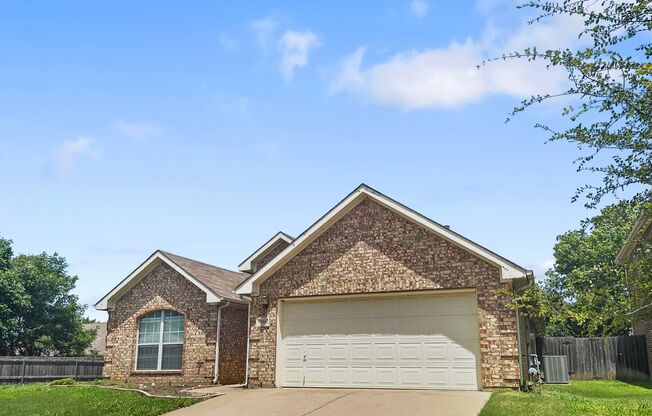 Crowley ISD Custom Home with New Flooring!