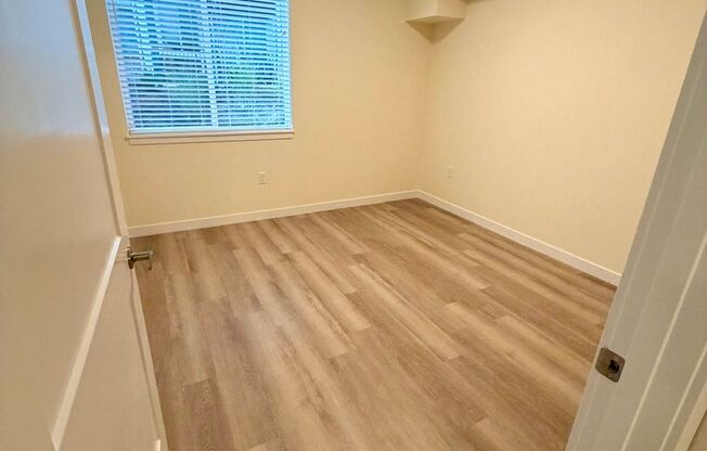 1 bed, 1 bath, 800 sqft, $1,600, Unit E110