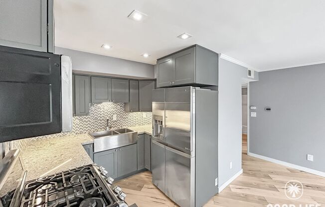 Beautiful 2BD/2BA W/ Reserved Parking and In-Unit Laundry in North Park!