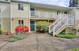 1 Bed, 1 Bath Condo in Salmon Creek with Community Pool and Clubhouse