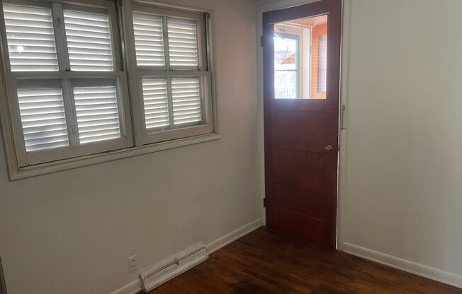 2 beds, 1 bath, 1,216 sqft, $950, Unit 309 S 33rd ST Unit 3