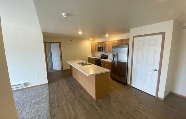 2 beds, 2 baths, $1,525, Unit 105