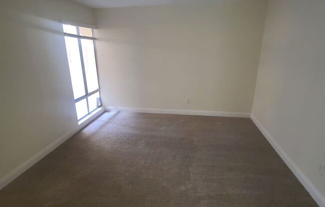 1 bed, 1 bath, $2,175, Unit Casa 04