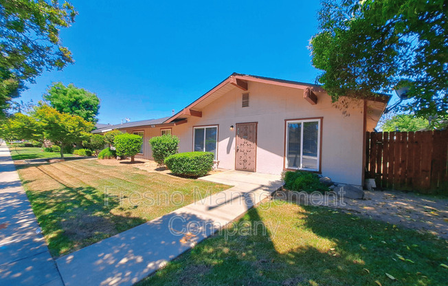 6238 N FRESNO ST
