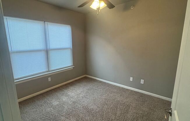 2 beds, 2 baths, $1,150, Unit Walnut A202