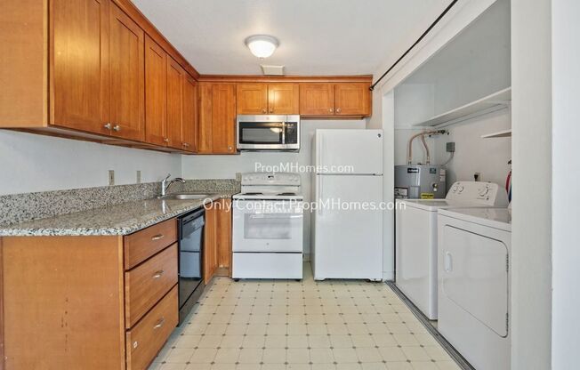 2 beds, 1 bath, $1,549, Unit 3350 SW 126th Avenue - Unit 11