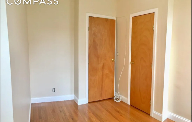 302 E 104 ST
