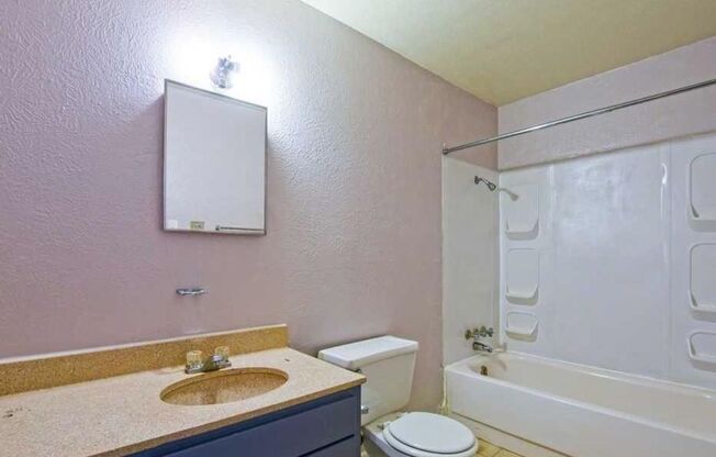 2 beds, 1 bath, 731 sqft, $840, Unit A3