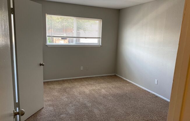 2 beds, 1 bath, 855 sqft, $850, Unit 2804-108