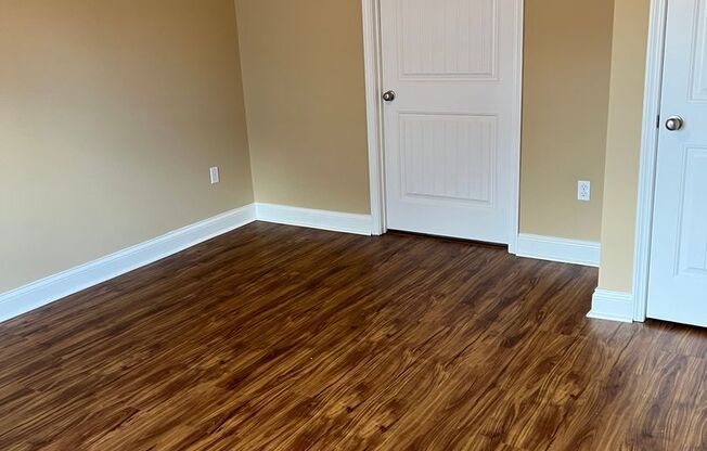 1 bed, 1 bath, 985 sqft, $895, Unit 207